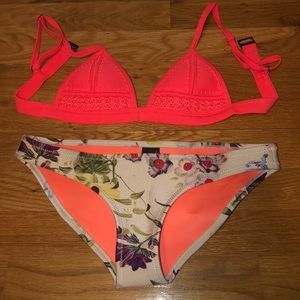 Triangl Bikini Set